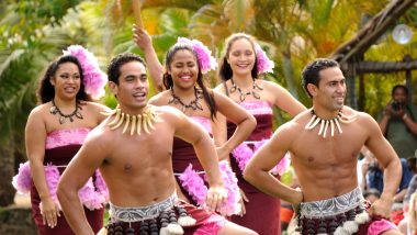 Polynesian_Cultural_Center_-_Canoe_Pageant_28832836442329.jpg