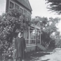 Swami_Vivekananda_at_Mead_sisters_house2C_South_Pasadena.jpg